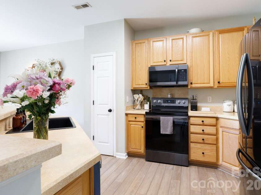 337 Hancock Union Lane, Rock Hill, SC 29732.  MLS# CAR4384909, YatesRealty ID 27233. 