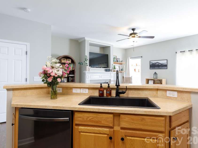 337 Hancock Union Lane, Rock Hill, SC 29732.  MLS# CAR4384909, YatesRealty ID 27233. 
