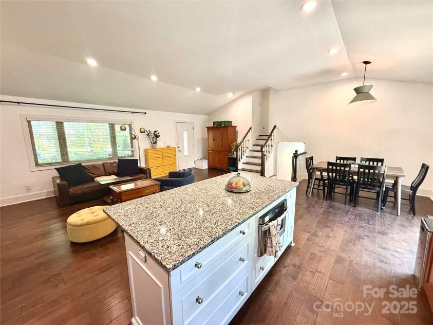 3831 Winterfield Place, Charlotte, NC 28205.  MLS# CAR4281798, YatesRealty ID 27233. 