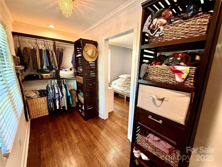 3831 Winterfield Place, Charlotte, NC 28205.  MLS# CAR4281798, YatesRealty ID 27233. 