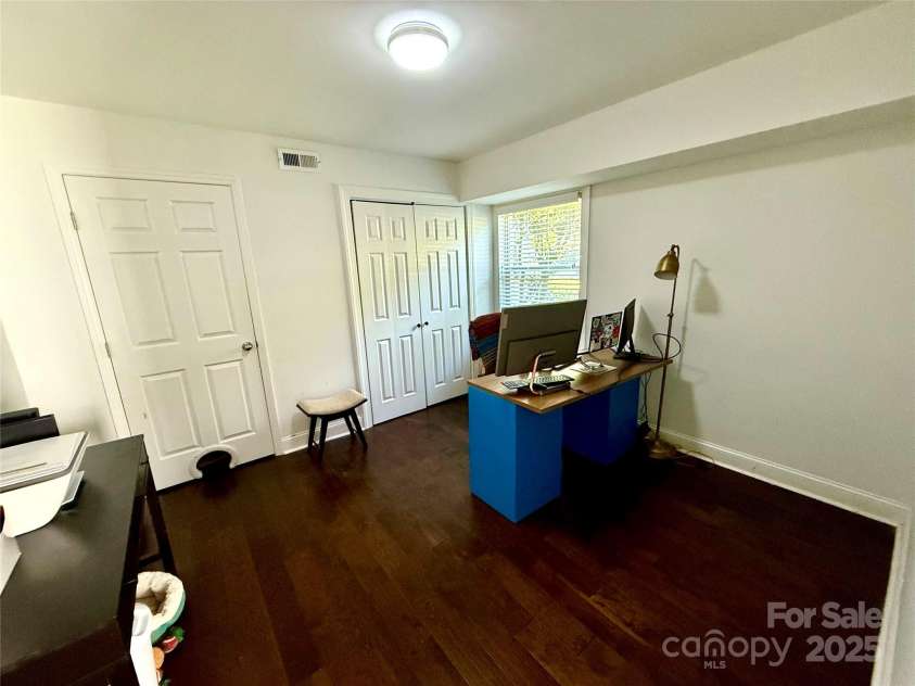 3831 Winterfield Place, Charlotte, NC 28205.  MLS# CAR4281798, YatesRealty ID 27233. 