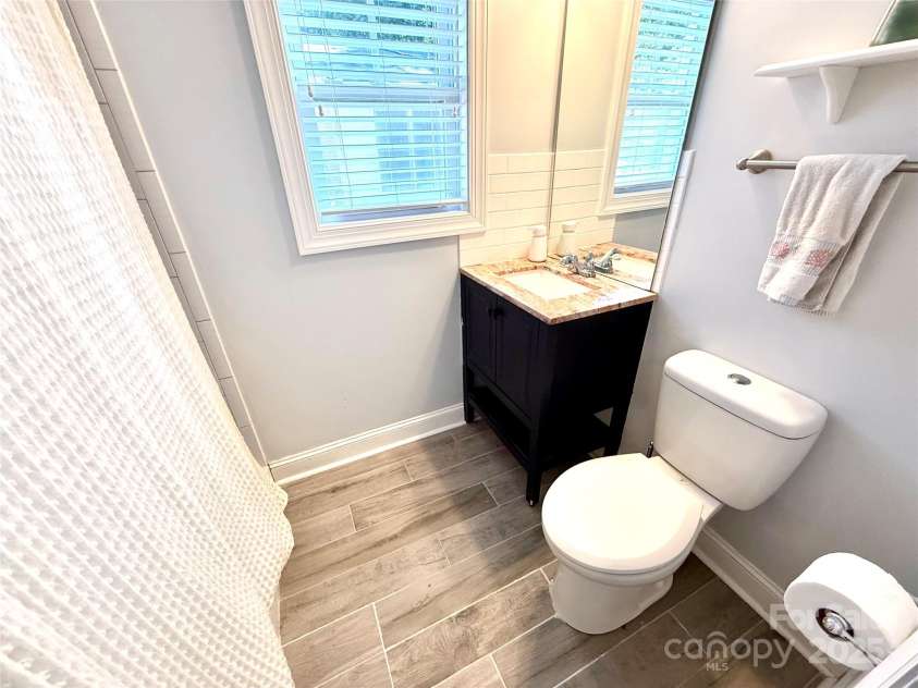 3831 Winterfield Place, Charlotte, NC 28205.  MLS# CAR4281798, YatesRealty ID 27233. 