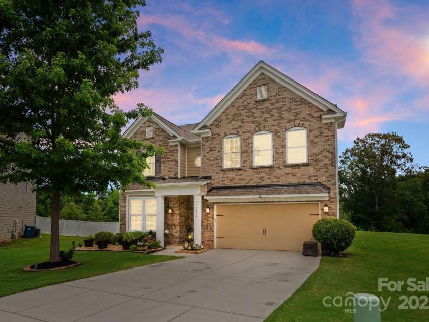 3819 Lake Breeze Drive, Sherrills Ford, NC 28673.  MLS# CAR4281057, YatesRealty ID 27236. 