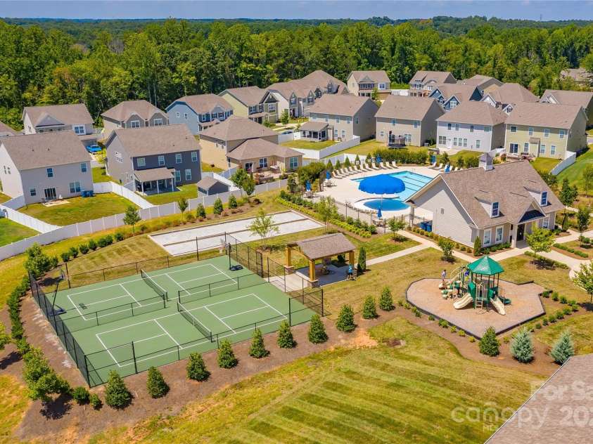 3819 Lake Breeze Drive, Sherrills Ford, NC 28673.  MLS# CAR4281057, YatesRealty ID 27236. 