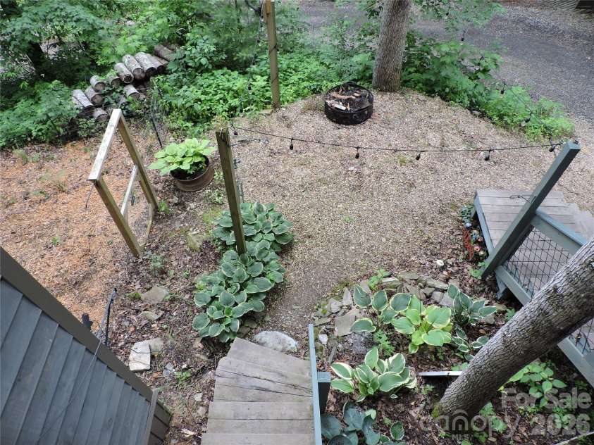 963 Melton Branch Road, Bakersville, NC 28705.  MLS# CAR4388856, YatesRealty ID 27236. 
