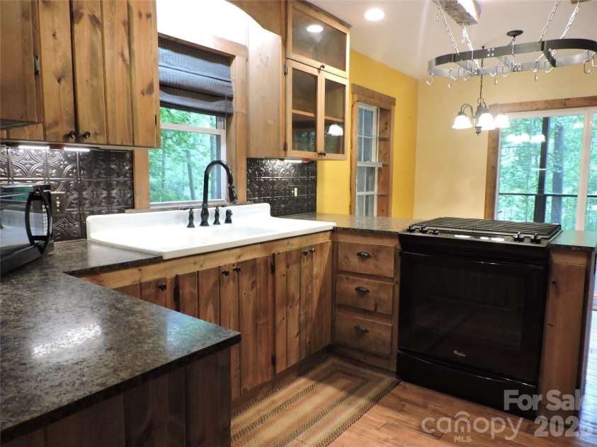 963 Melton Branch Road, Bakersville, NC 28705.  MLS# CAR4388856, YatesRealty ID 27236. Kitchen