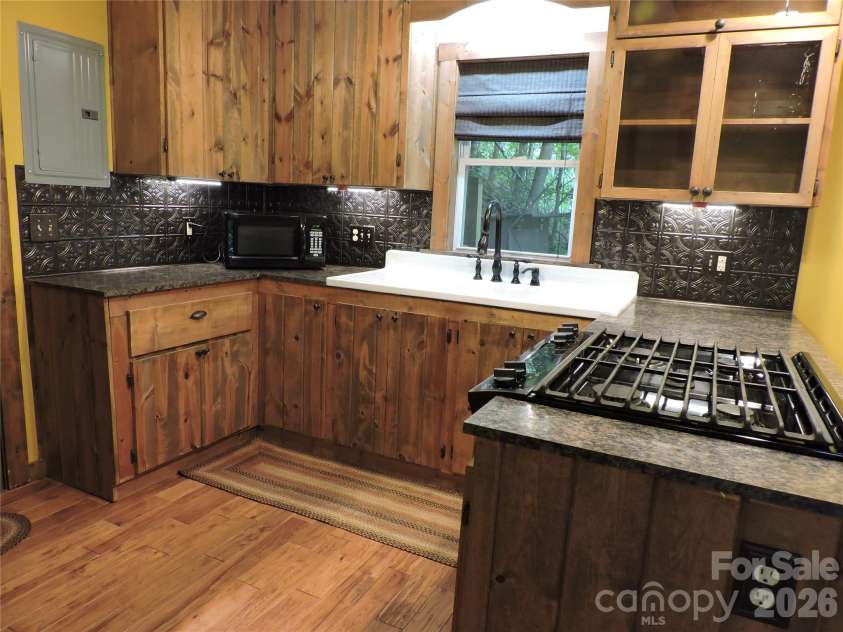963 Melton Branch Road, Bakersville, NC 28705.  MLS# CAR4388856, YatesRealty ID 27236. Kitchen