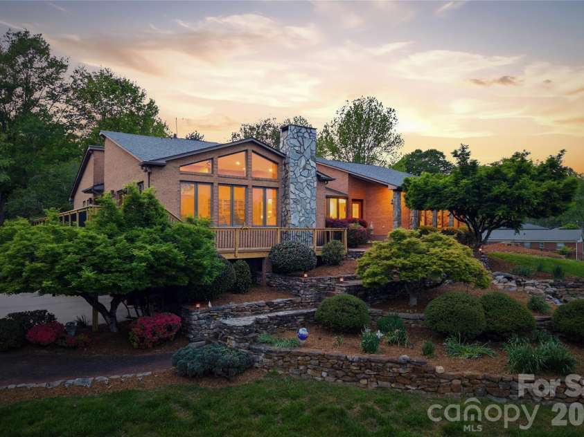 213 Hospital Avenue, Lenoir, NC 28645.  MLS# CAR4349929, YatesRealty ID 27237. 
