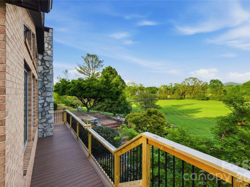 213 Hospital Avenue, Lenoir, NC 28645.  MLS# CAR4349929, YatesRealty ID 27237. 
