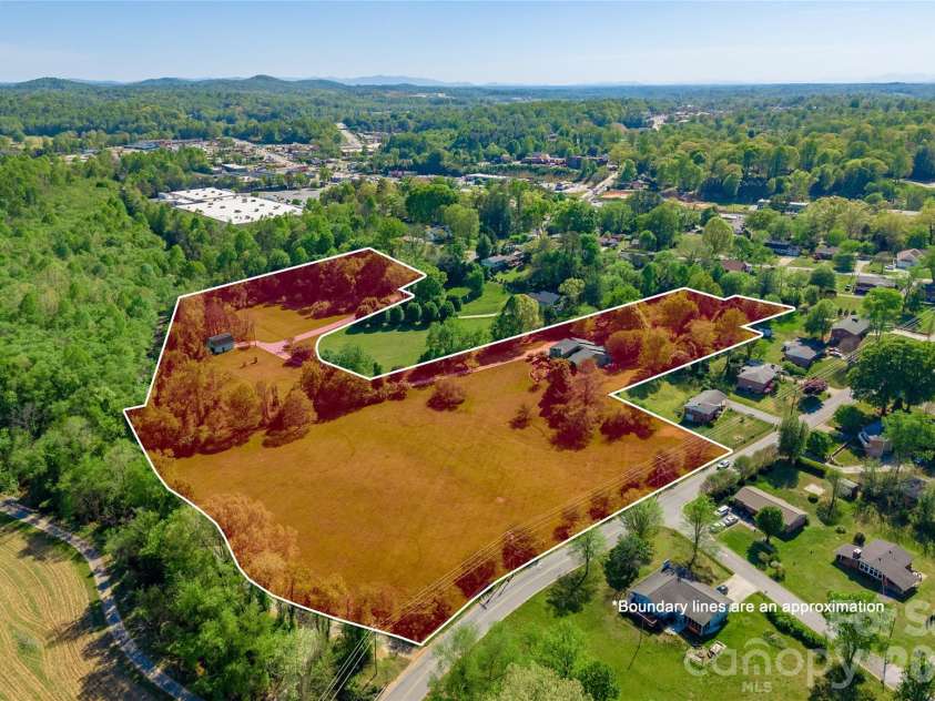 213 Hospital Avenue, Lenoir, NC 28645.  MLS# CAR4349929, YatesRealty ID 27237. 