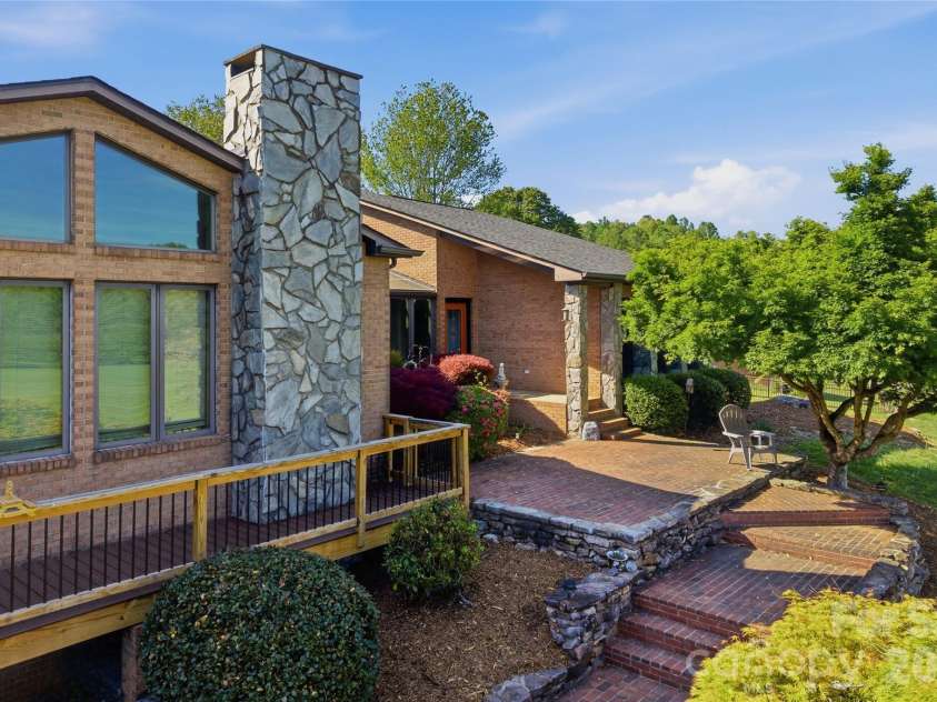 213 Hospital Avenue, Lenoir, NC 28645.  MLS# CAR4349929, YatesRealty ID 27237. 