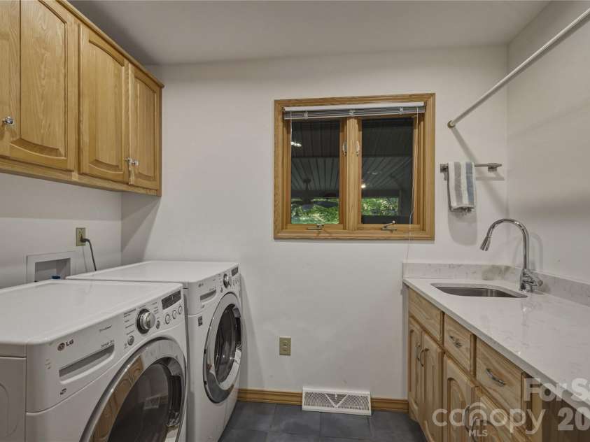 213 Hospital Avenue, Lenoir, NC 28645.  MLS# CAR4349929, YatesRealty ID 27237. 