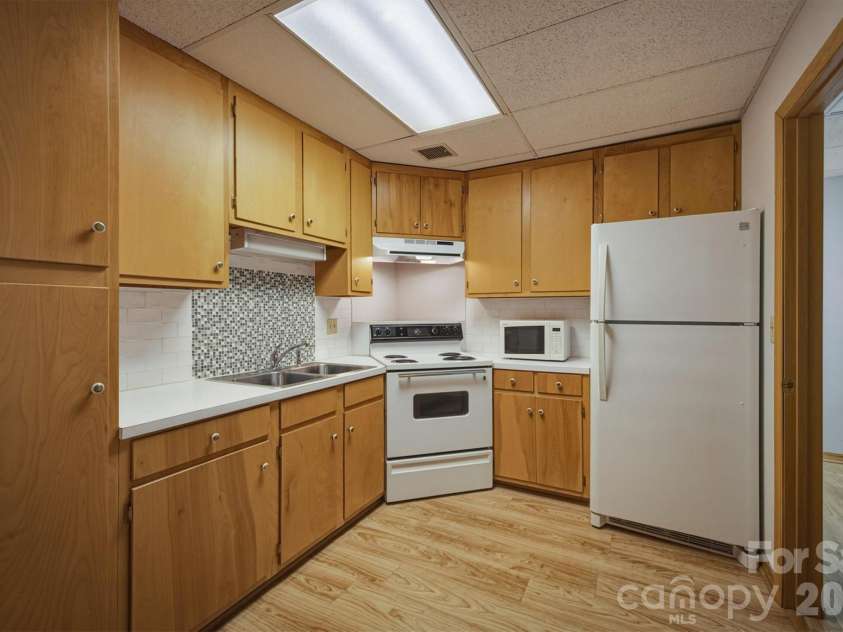 213 Hospital Avenue, Lenoir, NC 28645.  MLS# CAR4349929, YatesRealty ID 27237. 