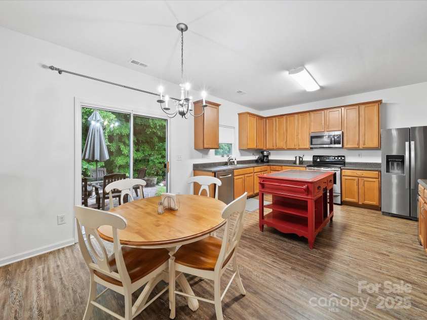 2306 Nettleton Court, Matthews, NC 28105.  MLS# CAR4257451, YatesRealty ID 27237. 
