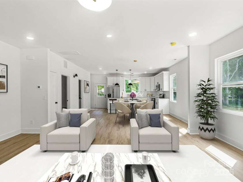 4541 Kings Court, Hickory, NC 28602.  MLS# CAR4259775, YatesRealty ID 27238. 9 ft Ceilings Open Concept