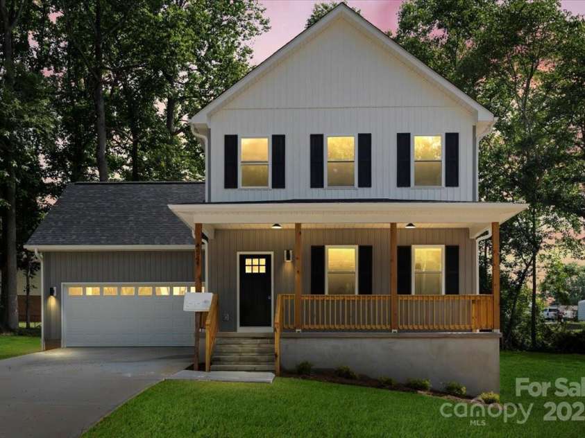 4541 Kings Court, Hickory, NC 28602.  MLS# CAR4259775, YatesRealty ID 27238. End Of Cul De Sace