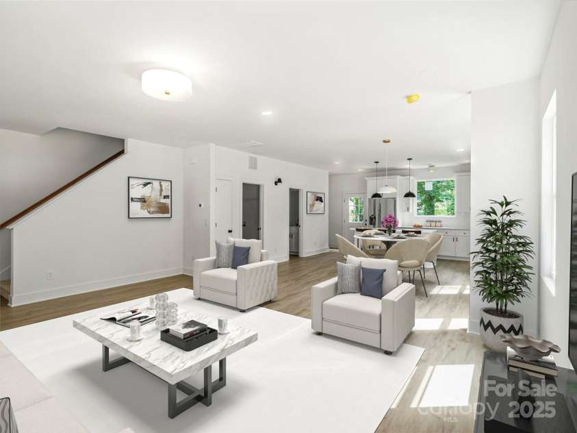 4541 Kings Court, Hickory, NC 28602.  MLS# CAR4259775, YatesRealty ID 27238. Natural Light