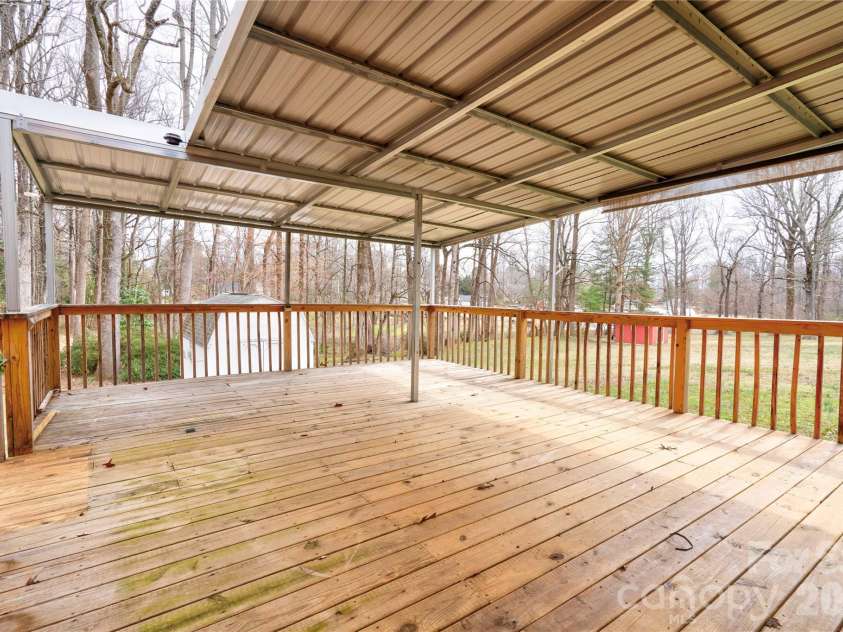 1516 Marlwood Drive, Shelby, NC 28150.  MLS# CAR4347021, YatesRealty ID 2724. Large Covered Rear Deck is a wonderful place for relaxing or entertaining.