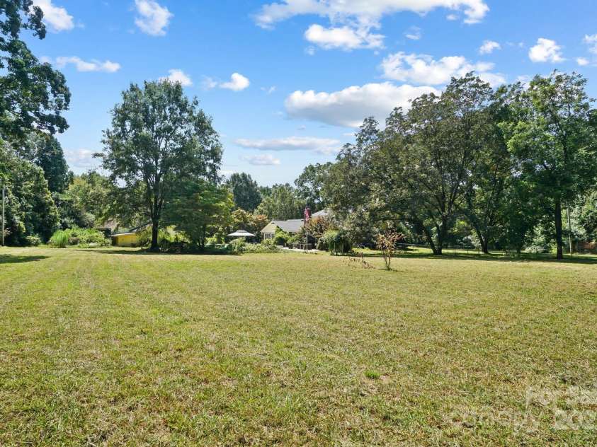 9551 Hitchgate Drive, Mint Hill, NC 28227.  MLS# CAR4297789, YatesRealty ID 2724. 