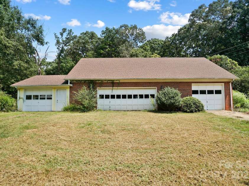 9551 Hitchgate Drive, Mint Hill, NC 28227.  MLS# CAR4297789, YatesRealty ID 2724. 