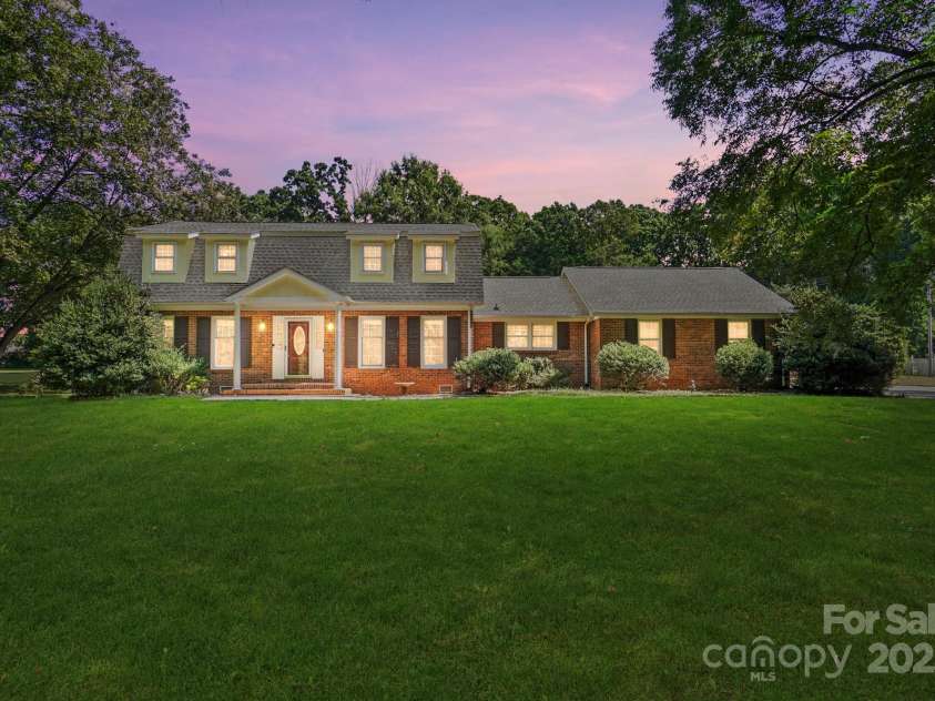 9551 Hitchgate Drive, Mint Hill, NC 28227.  MLS# CAR4297789, YatesRealty ID 2724. 
