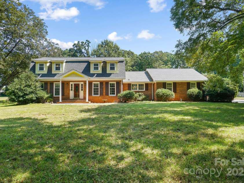 9551 Hitchgate Drive, Mint Hill, NC 28227.  MLS# CAR4297789, YatesRealty ID 2724. 