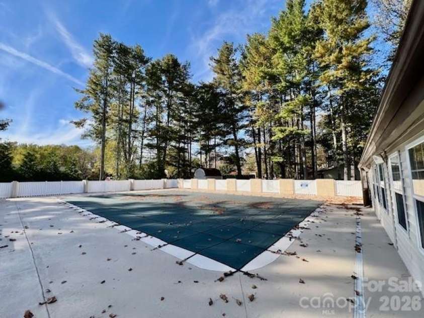 31 St Andrews Drive, Etowah, NC 28729.  MLS# CAR4379830, YatesRealty ID 27240. Community Pool