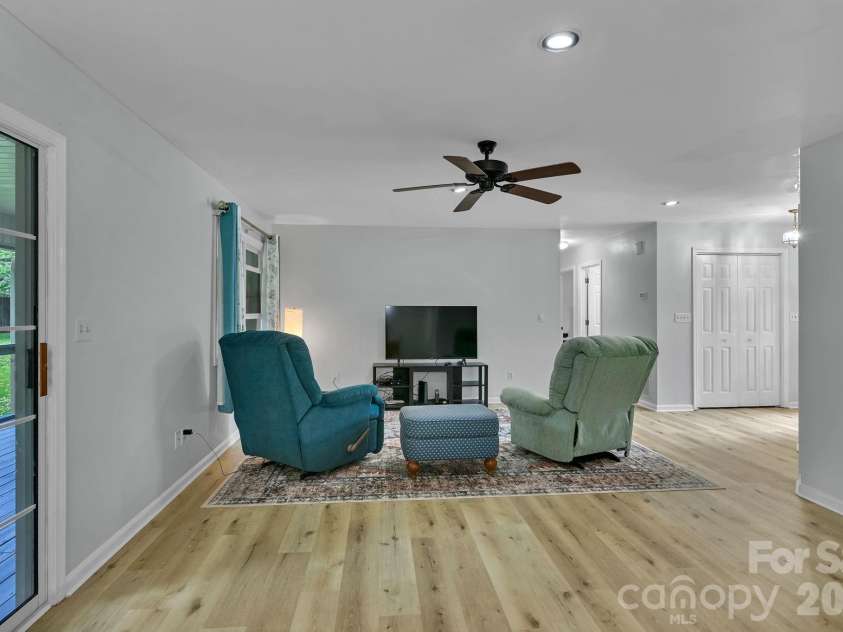 31 St Andrews Drive, Etowah, NC 28729.  MLS# CAR4379830, YatesRealty ID 27240. Spacious Living Room   - Actual View