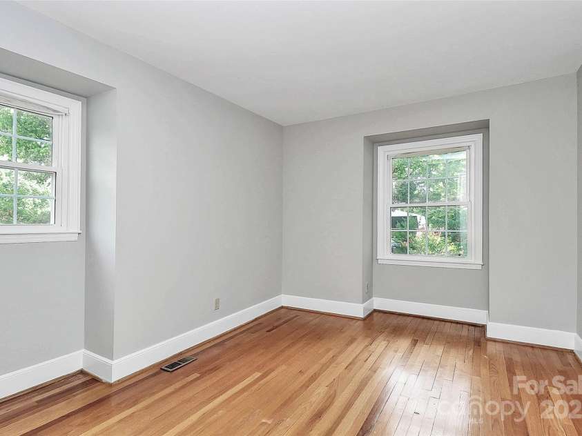 4210 Pepperidge Drive, Charlotte, NC 28226.  MLS# CAR4218122, YatesRealty ID 27240. Bedroom 3 with hardwood flooring