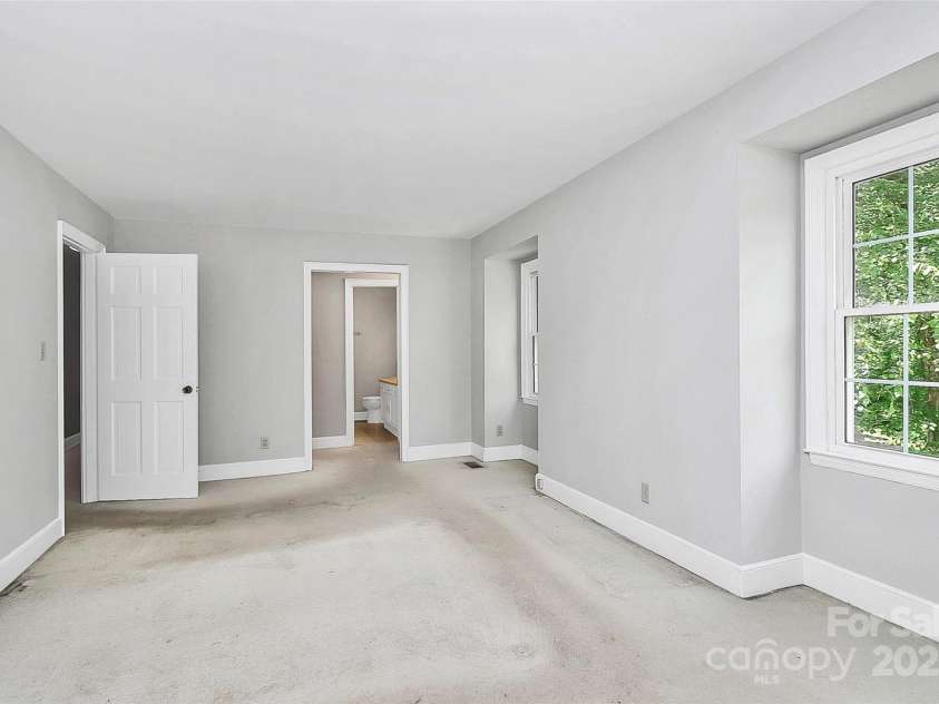 4210 Pepperidge Drive, Charlotte, NC 28226.  MLS# CAR4218122, YatesRealty ID 27240. Primary bedroom