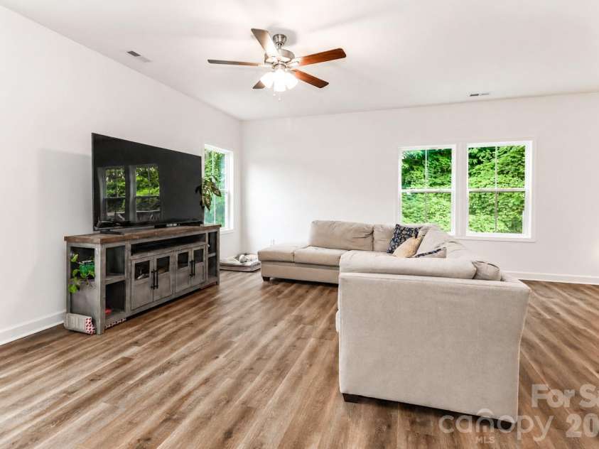 487 Kacys Way Place, Concord, NC 28025.  MLS# CAR4377231, YatesRealty ID 27241. 