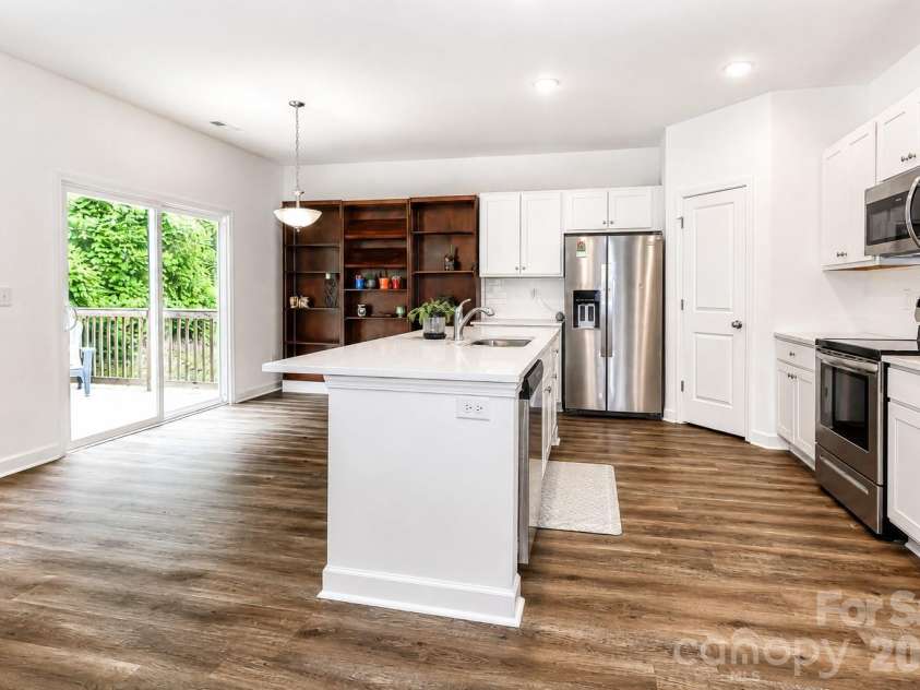 487 Kacys Way Place, Concord, NC 28025.  MLS# CAR4377231, YatesRealty ID 27241. 