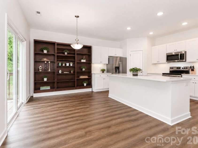 487 Kacys Way Place, Concord, NC 28025.  MLS# CAR4377231, YatesRealty ID 27241. 