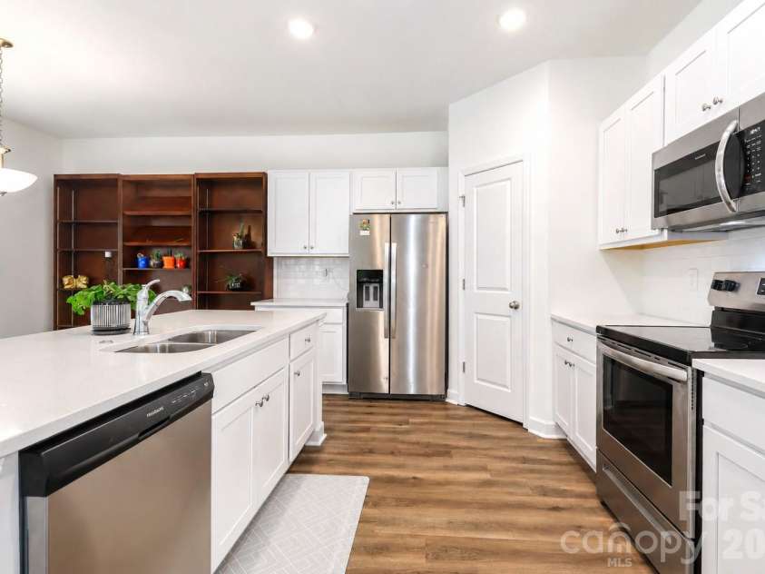 487 Kacys Way Place, Concord, NC 28025.  MLS# CAR4377231, YatesRealty ID 27241. 