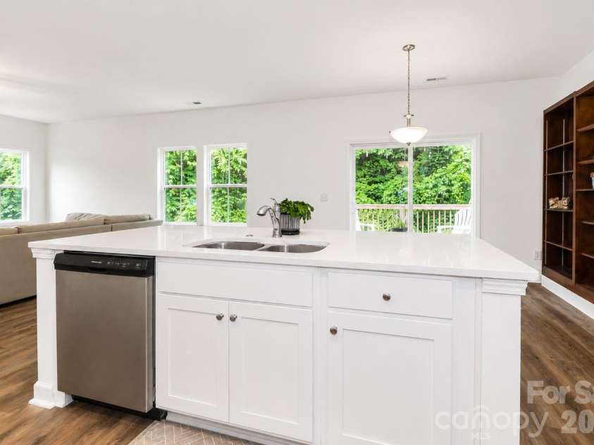 487 Kacys Way Place, Concord, NC 28025.  MLS# CAR4377231, YatesRealty ID 27241. 