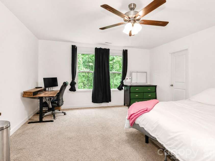 487 Kacys Way Place, Concord, NC 28025.  MLS# CAR4377231, YatesRealty ID 27241. 