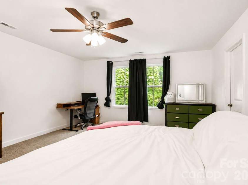 487 Kacys Way Place, Concord, NC 28025.  MLS# CAR4377231, YatesRealty ID 27241. 