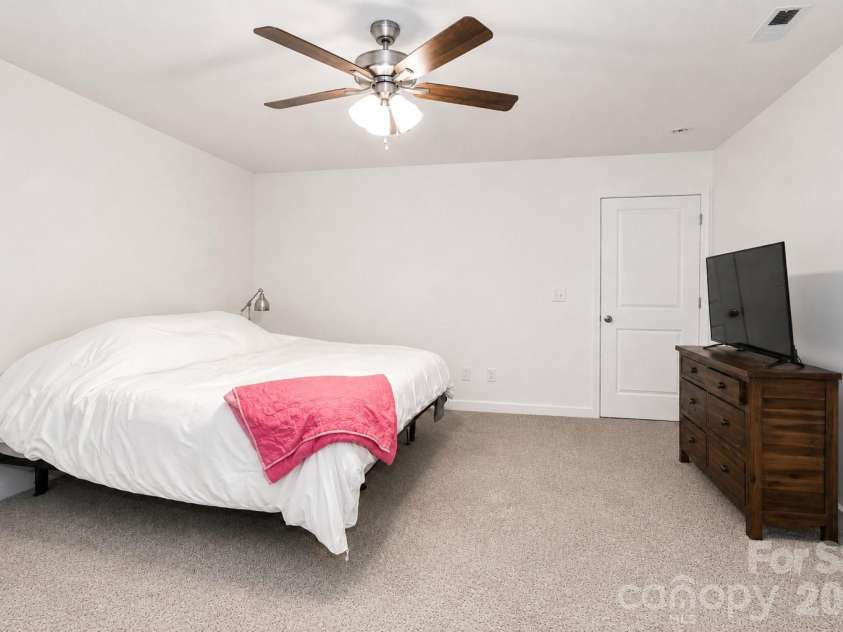 487 Kacys Way Place, Concord, NC 28025.  MLS# CAR4377231, YatesRealty ID 27241. 
