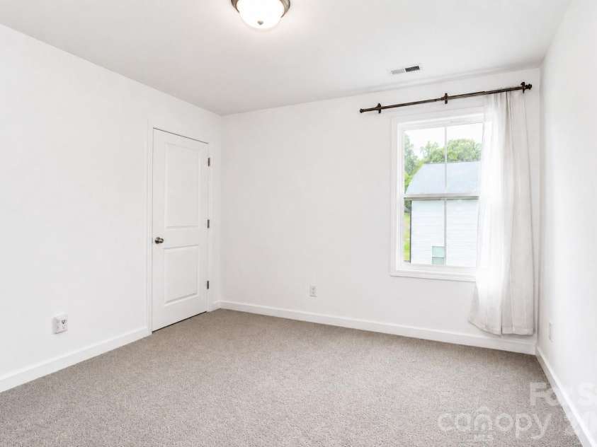 487 Kacys Way Place, Concord, NC 28025.  MLS# CAR4377231, YatesRealty ID 27241. 