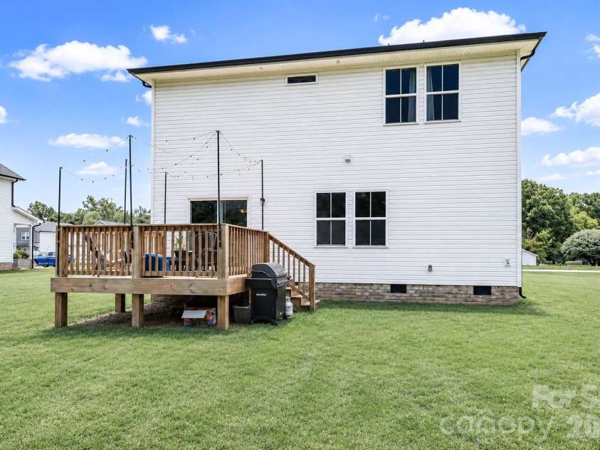 487 Kacys Way Place, Concord, NC 28025.  MLS# CAR4377231, YatesRealty ID 27241. 