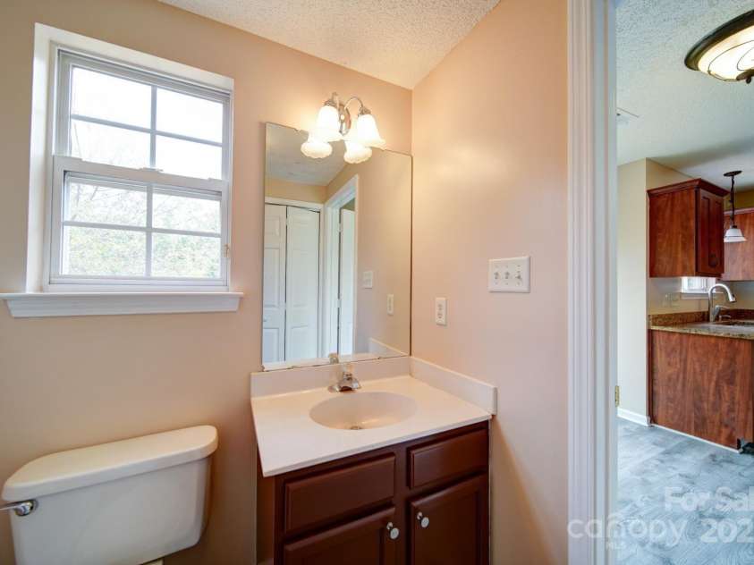 5436 Scarlet Sage Drive, Charlotte, NC 28215.  MLS# CAR4265627, YatesRealty ID 27241. 