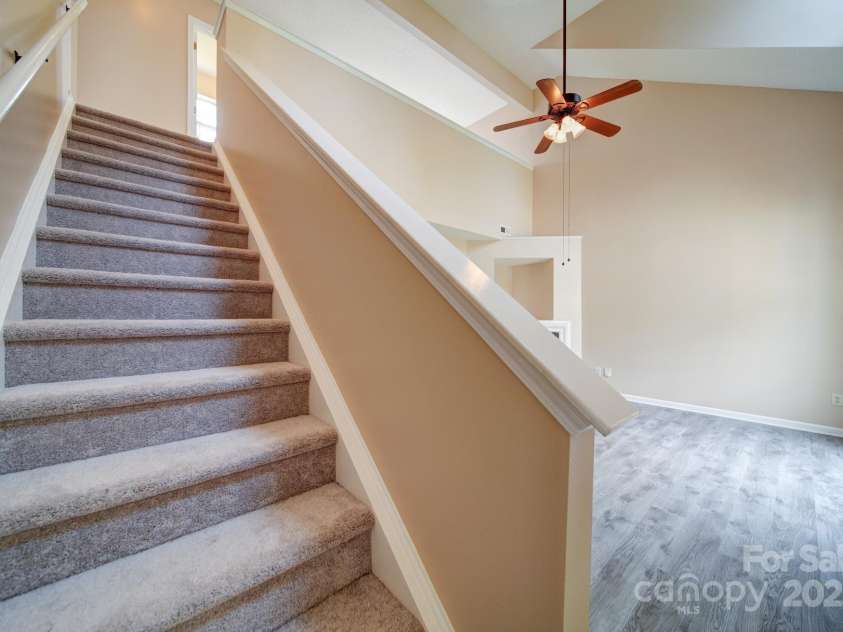 5436 Scarlet Sage Drive, Charlotte, NC 28215.  MLS# CAR4265627, YatesRealty ID 27241. 