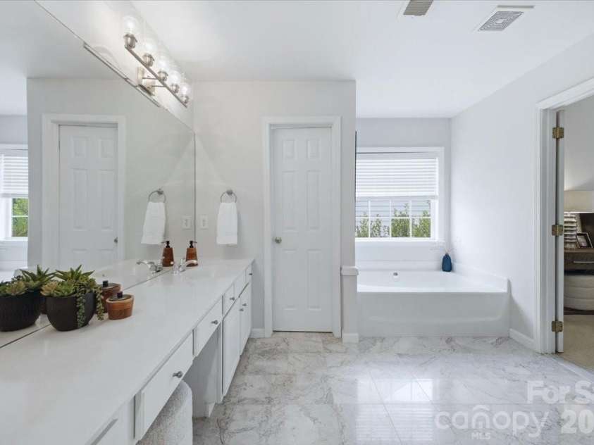 3524 Arborhill Road, Charlotte, NC 28270.  MLS# CAR4384147, YatesRealty ID 27242. 