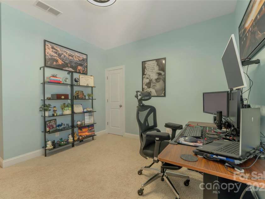 11333 Preservation Lane, Charlotte, NC 28278.  MLS# CAR4256851, YatesRealty ID 27243. 