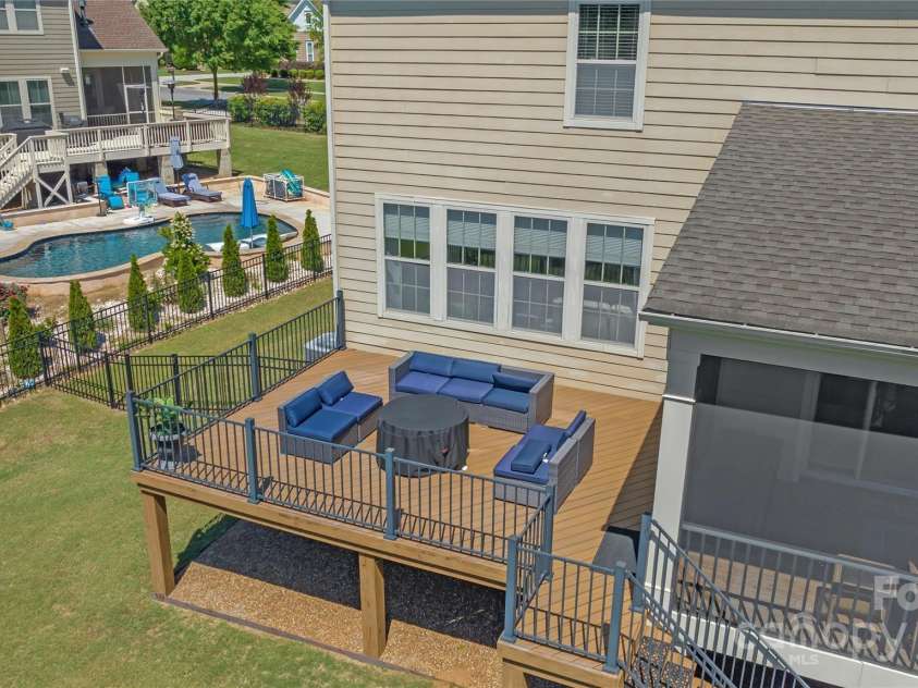 11333 Preservation Lane, Charlotte, NC 28278.  MLS# CAR4256851, YatesRealty ID 27243. 