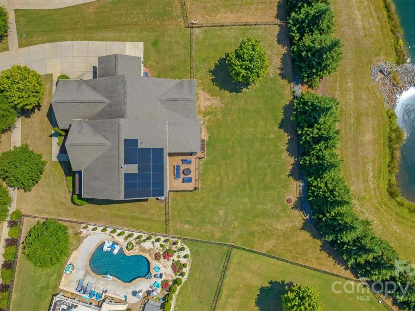 11333 Preservation Lane, Charlotte, NC 28278.  MLS# CAR4256851, YatesRealty ID 27243. 