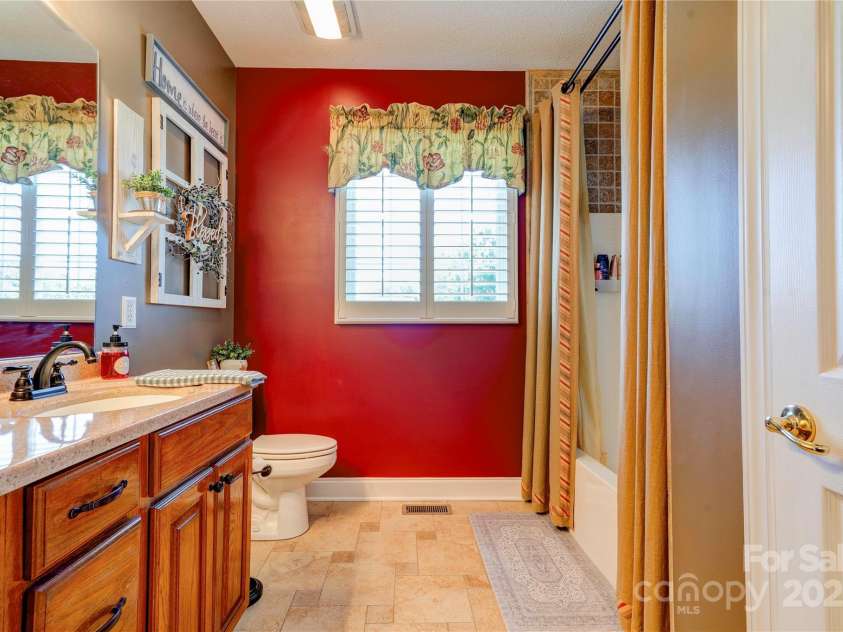 116 Camille Drive, Shelby, NC 28150.  MLS# CAR4272201, YatesRealty ID 27244. Bathroom 2