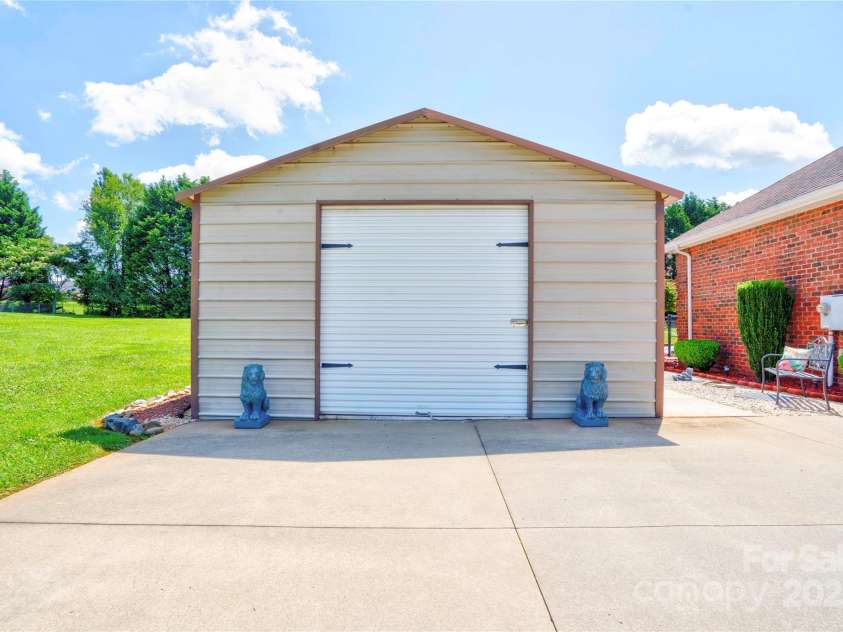 116 Camille Drive, Shelby, NC 28150.  MLS# CAR4272201, YatesRealty ID 27244. Detached building