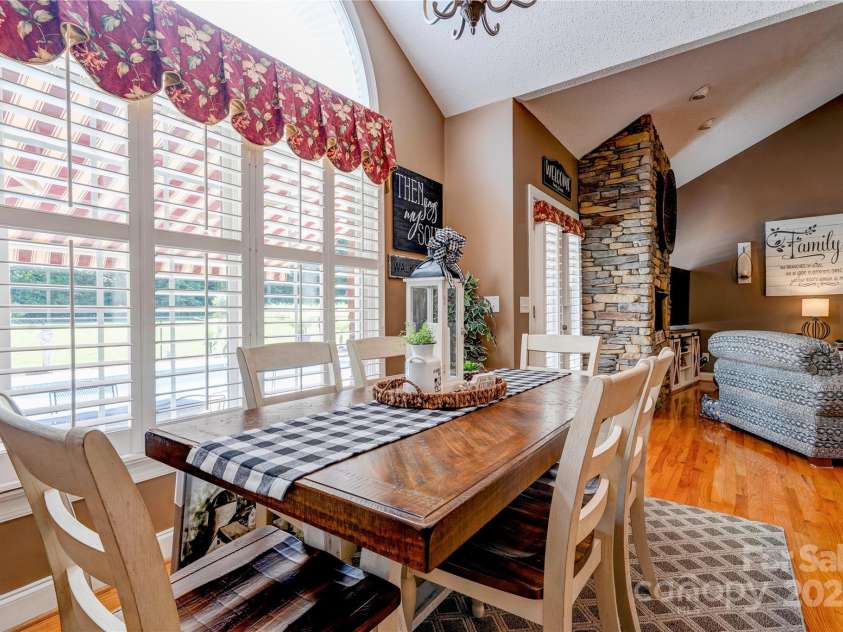 116 Camille Drive, Shelby, NC 28150.  MLS# CAR4272201, YatesRealty ID 27244. Dining