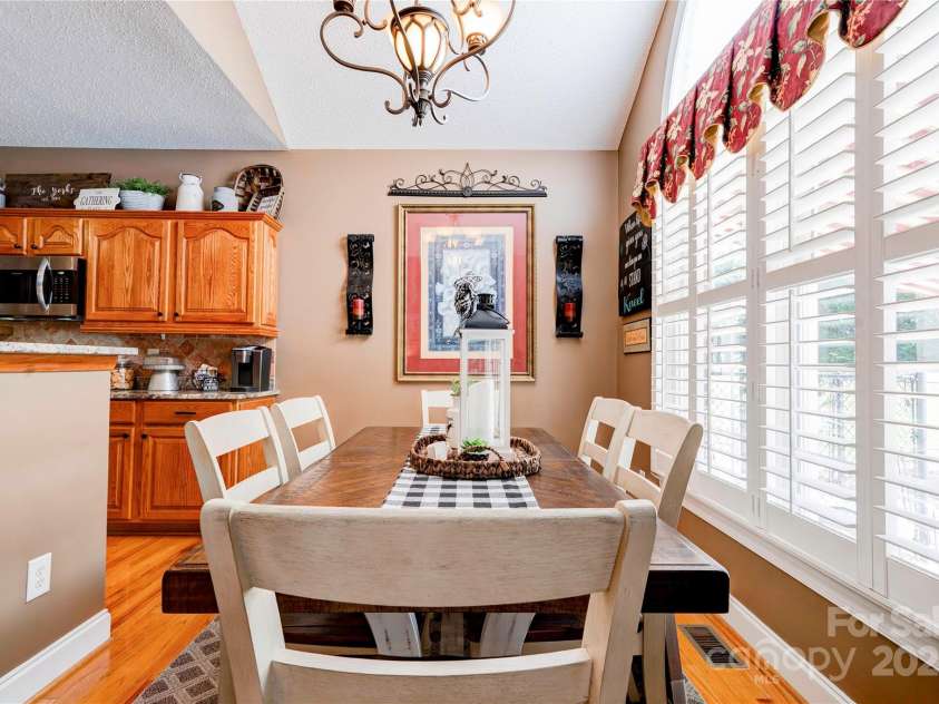 116 Camille Drive, Shelby, NC 28150.  MLS# CAR4272201, YatesRealty ID 27244. Dining